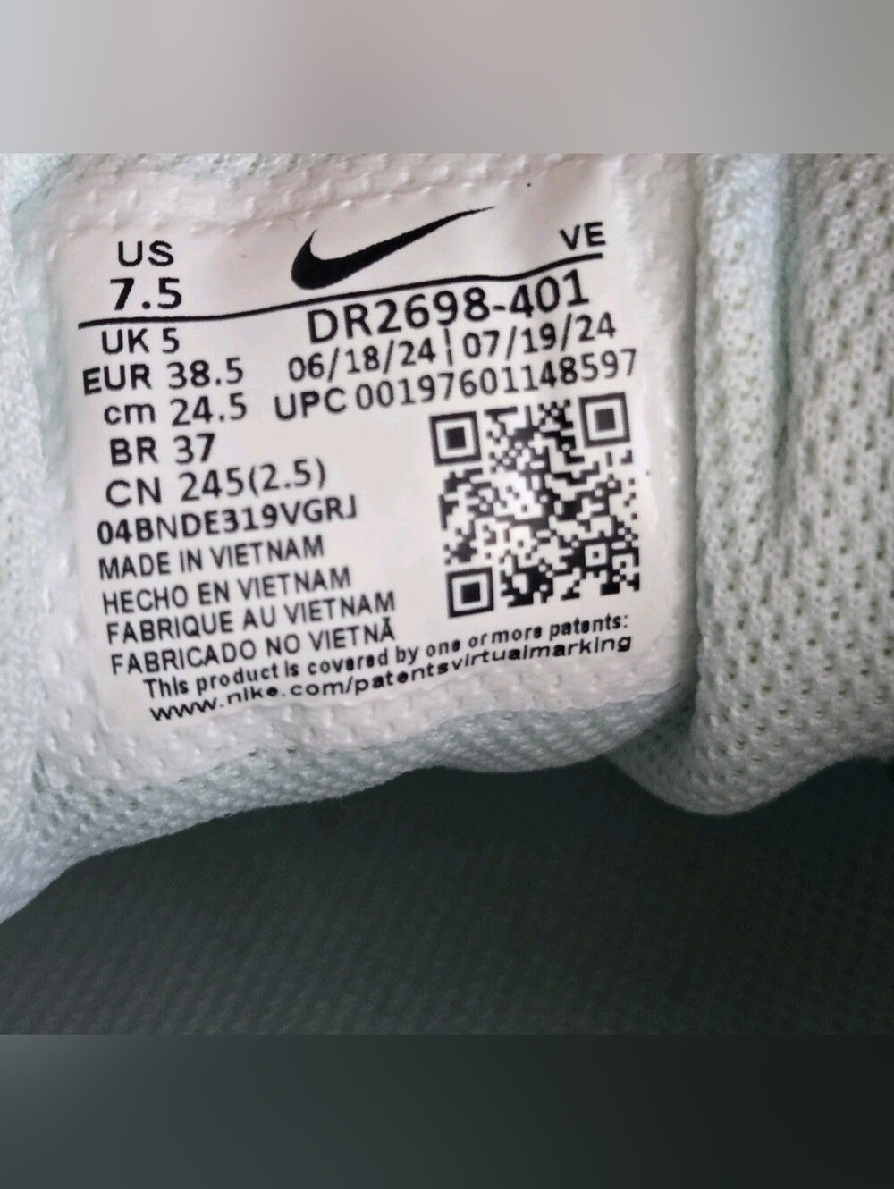 Nike Women's Light Blue Running Shoes with Orange Swoosh - Picture 7 of 7